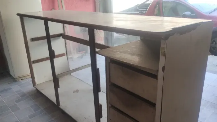 Balcão com vidro para comércio