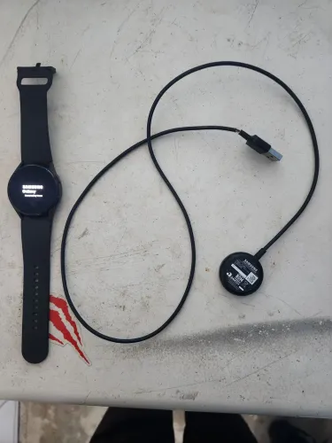 Galaxy Watch 4 16 gb usado