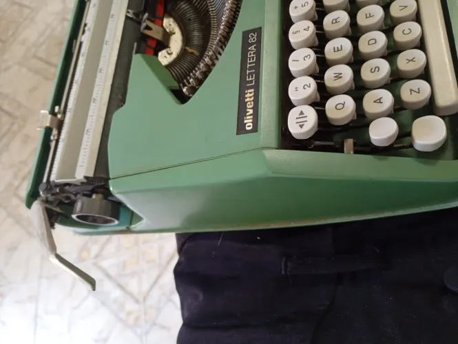Máquina de datilografia e  escrever