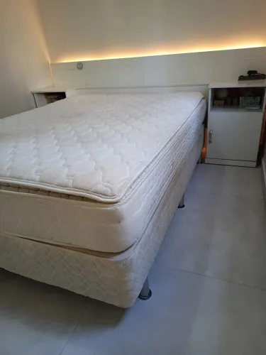 Cama box com cabeceira