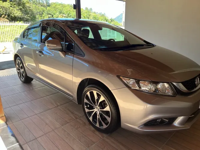 Honda Civic Sedan LXR 2.0 Flexone 16V Aut. 4P 2015