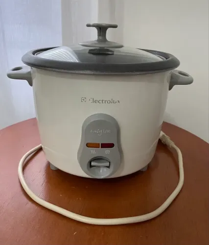 Panela Elétrica de Arroz Electrolux 1,4L