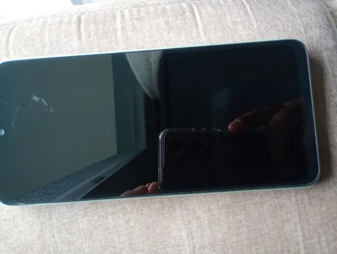 Vende-se esse celular em perfeito estado semi novo bateria ok 100%