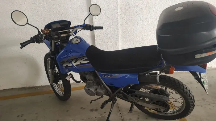 Moto Honda XLR em ótimo estado