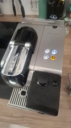 Cafeteira Nespresso Laltíssima f421