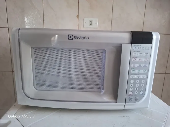 Micro-ondas impecável com garantia