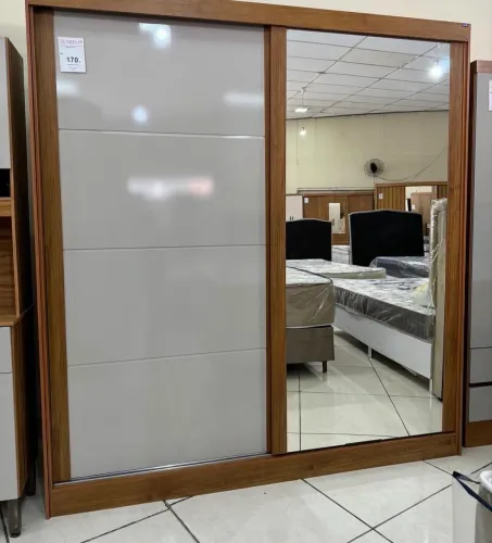 Guarda roupa 2,03m com espelho em MDF