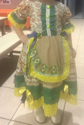 Vestido Festa Junina Brasil TAM 10 anos 
