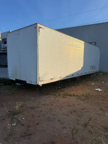 Baú 8m x 2,30m para caminhão 3/4 piso na chapa xadrez