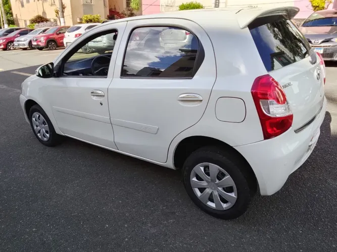 Toyota Etios X 1.3 Flex 16V 5P Mec. 2016