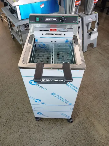 Fritadeira Elétrica Zona Fria de Óleo 15 Litros 8000 W FOE 15 P