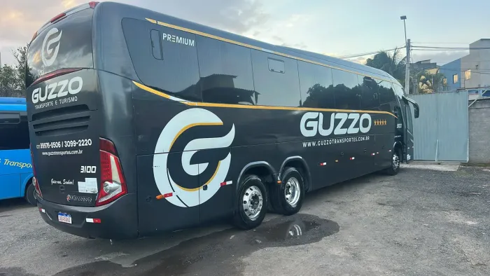 Ônibus 42 e 44 lugares