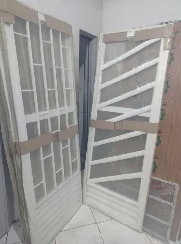 Porta Alumínio Branco 210x80 cm