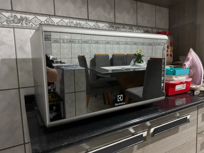 Microondas SEMI NOVO Electrolux Espelhado