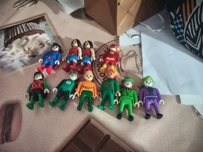 Personagens playmobil DC kinder ovo