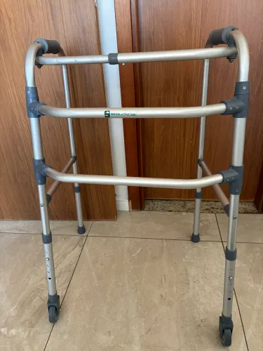 Andador Sequencial para Idoso - Até 80Kg