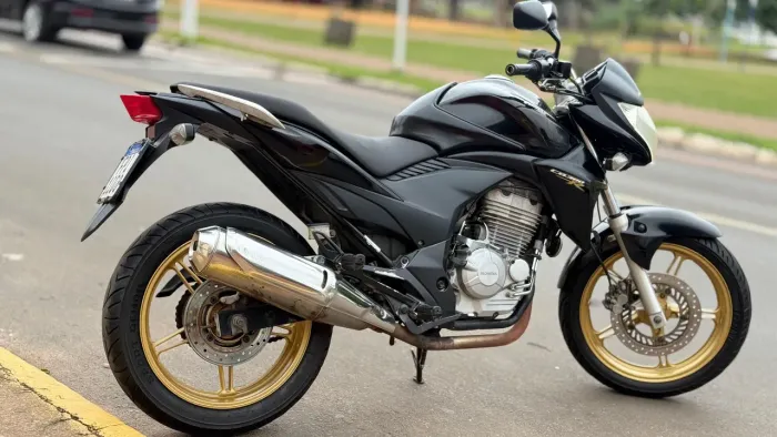 Honda CB 300R 2015 - Impecável  Moto muito conservada, pronta para rodar!