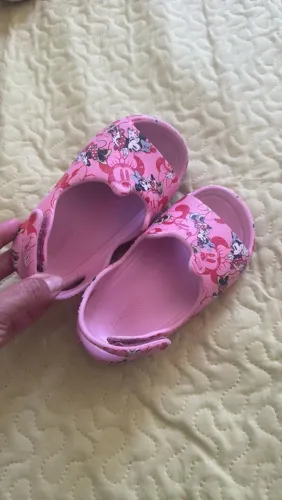 Vendo melissa da Minnie! Valor 40 reais! Faço por 35 , calça 26/27