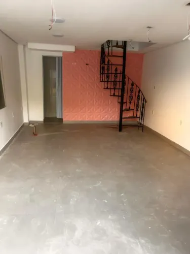 Loja com mezanino no Centro de Nova Iguaçu