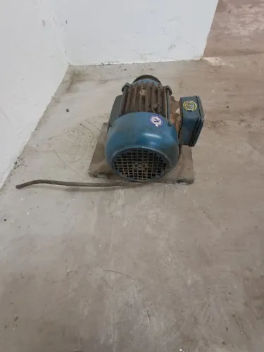 Motor Trifásico WEG 90s 1180rpm 1,5 CV 220/380 V