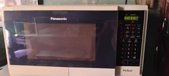 Microondas Panasonic 30 litros em perfeito estado esquenta muito