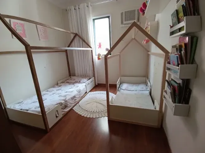 Cama de solteiro e Mini cama montessoriana , de casinha