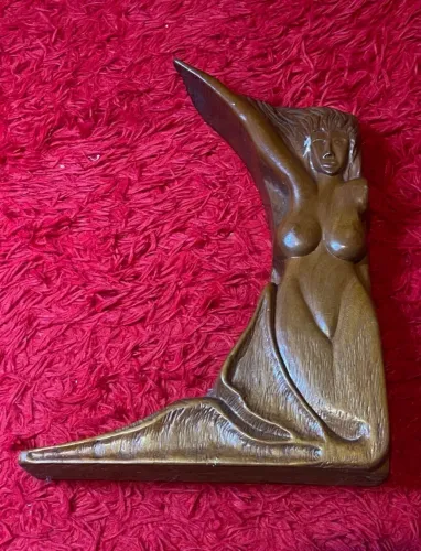 objeto de decoração vintage em madeira maciça
