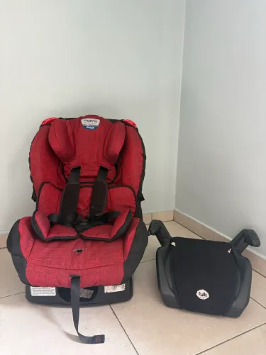 Cadeirinha infantil para carro + Assento de elevação