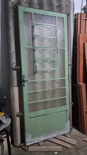 Porta de ferro
