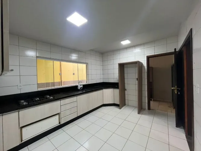 Sobrado semi Mobiliado para locação Residencial por R$4.500,00 na Rua Natal  Bairro Tropic
