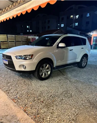 Mitsubishi Outlander 2.0 16V 160cv Aut. 2013