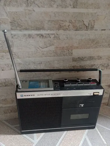 Rádio cassette Sanyo MR- 411FN Am/fm
