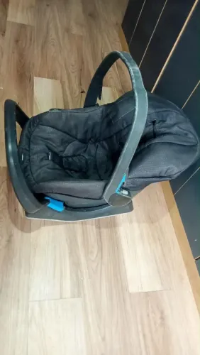 BEBE CONFORTO PRETO COM SUPORTE PARA CARRO
