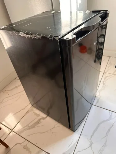 Frigobar Eos 124L Preto