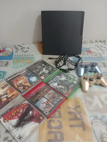 Ps3 slim desbloqueado com 6 jogos físico e emulador Nintendo na memória.