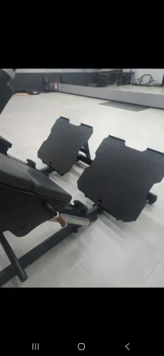 Hack leg movement reformado