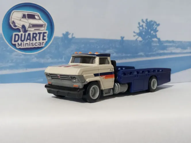 Hot Wheels Caminhão Trasporte Hayley (Pack Premium)