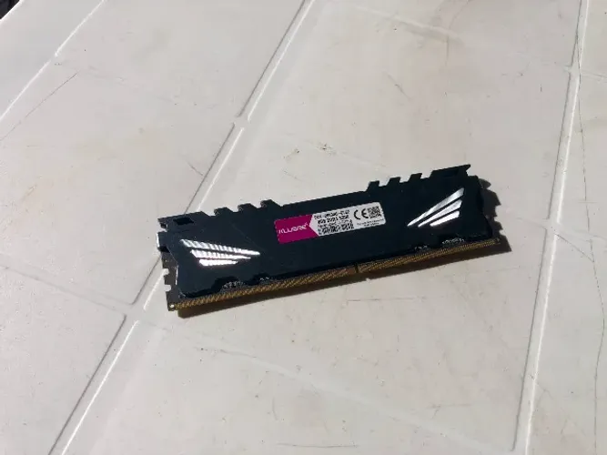 Memória RAM Kllisre 8GB DDR4 3200MHz - USADA