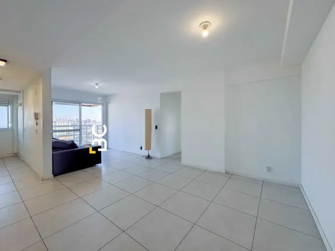 BC Imóveis aluga apartamento semimobiliado de 3 dormitórios e 1 vaga, no bairro São Gerald