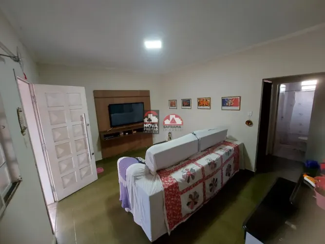 Casa com ponto comercial a venda no bairro Jaraguá em Taubaté!