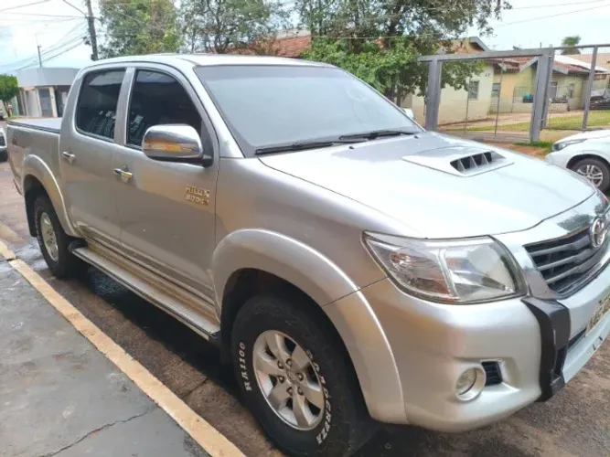Toyota Hilux CD SRV D4-d 4X4 3.0 TDI Diesel AUT 2012