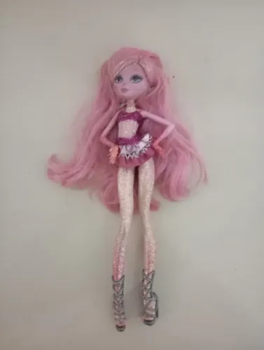 Boneca Barbie fada moda e magia 