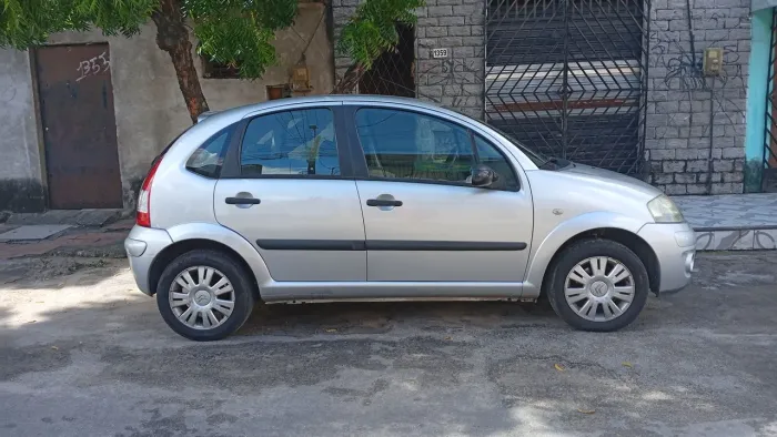 Citroen C3 GLX 1.4/ GLX Sonora 1.4 Flex 8V 5P 2011