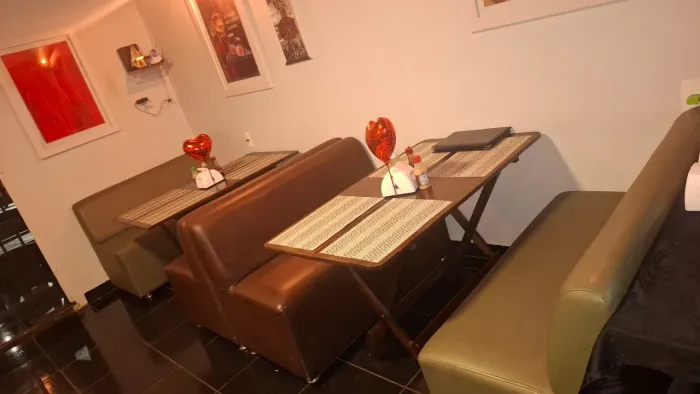MESAS E SOFÁS