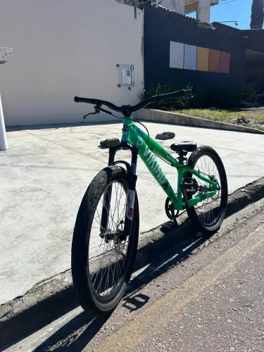 Vendo bike viking montada com um pequeno detalhe