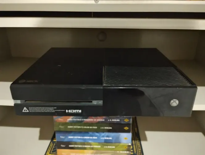 Vendo ou troco Xbox one fat com 1 controle e Kinect 