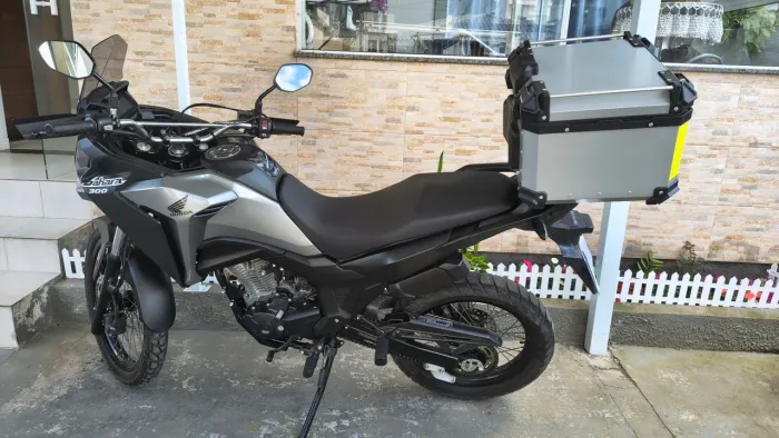 VENDO HONDA XRE 300