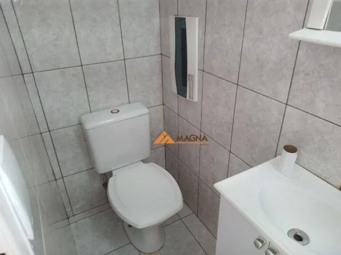 Sobrado com 3 quartos sendo 1 suíte para alugar, 141 m² por R$ 1.908/mês - Jardim Ouro Bra