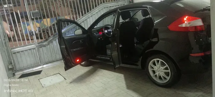 Chery Celer Hatch 1.5 16V Flex 5P 2013