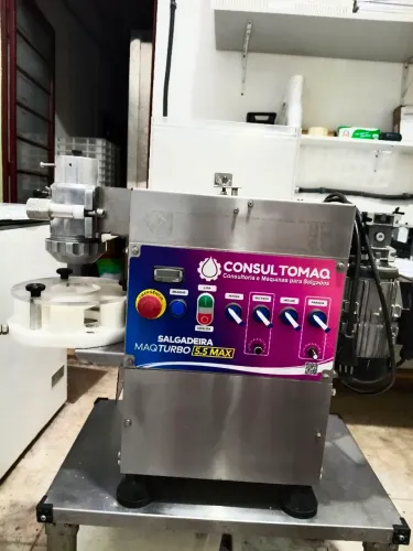 Vendo modeladora consultomac 5.5 turbo em bom estado